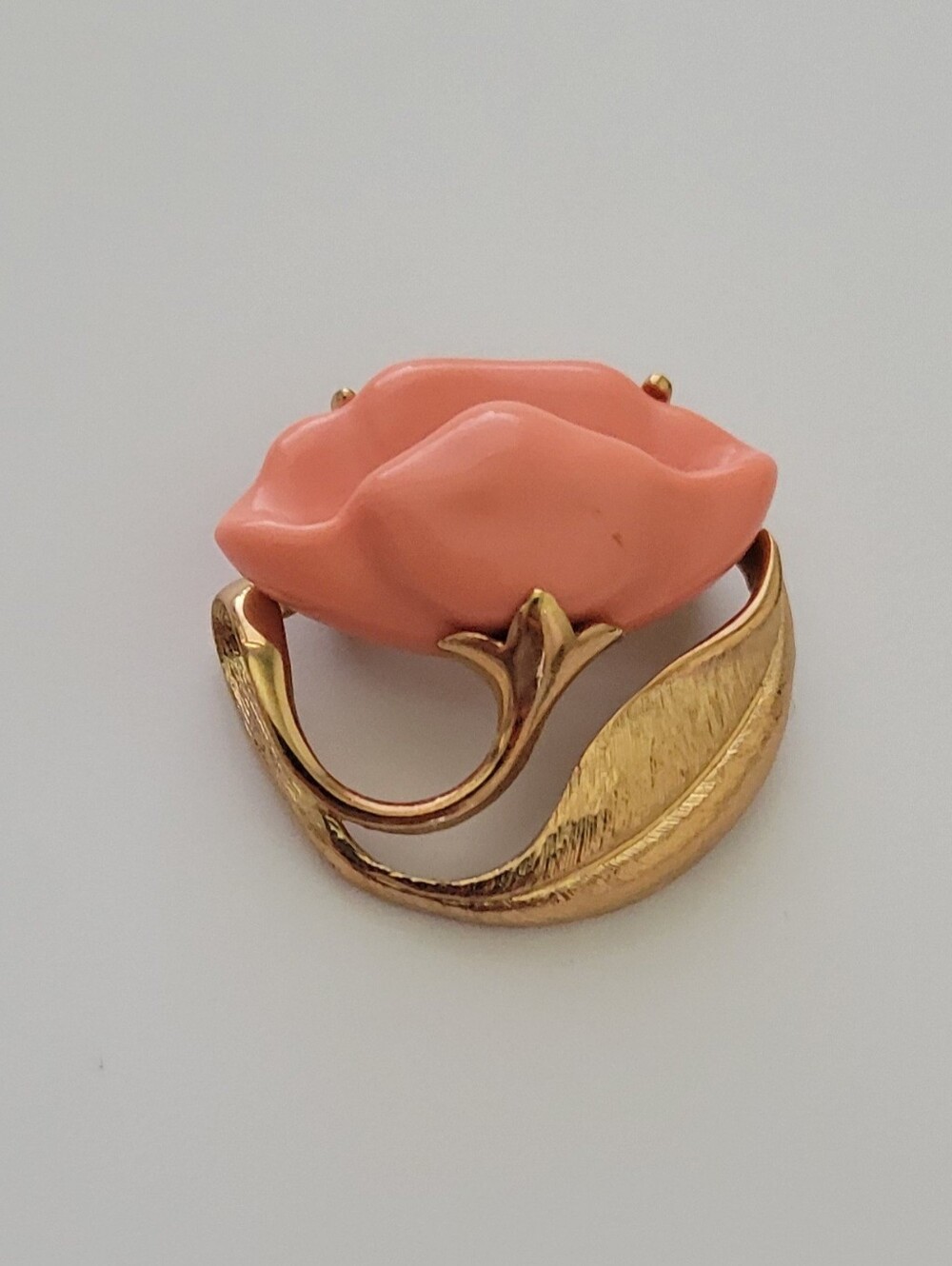 Signed Avon Pink Coral Lucite Tulip Flower Brooch Vintage 1967 in gold tone